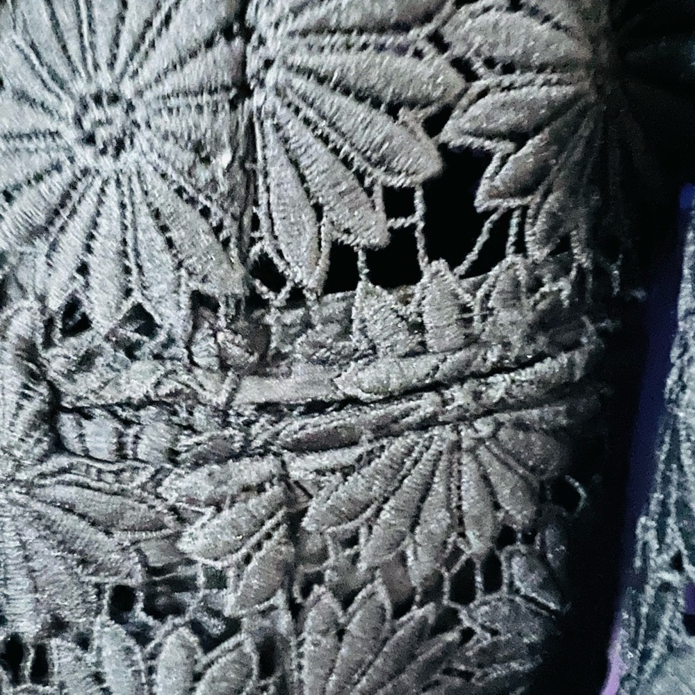 BEREK Crochet Blazer - Picture 4 of 7